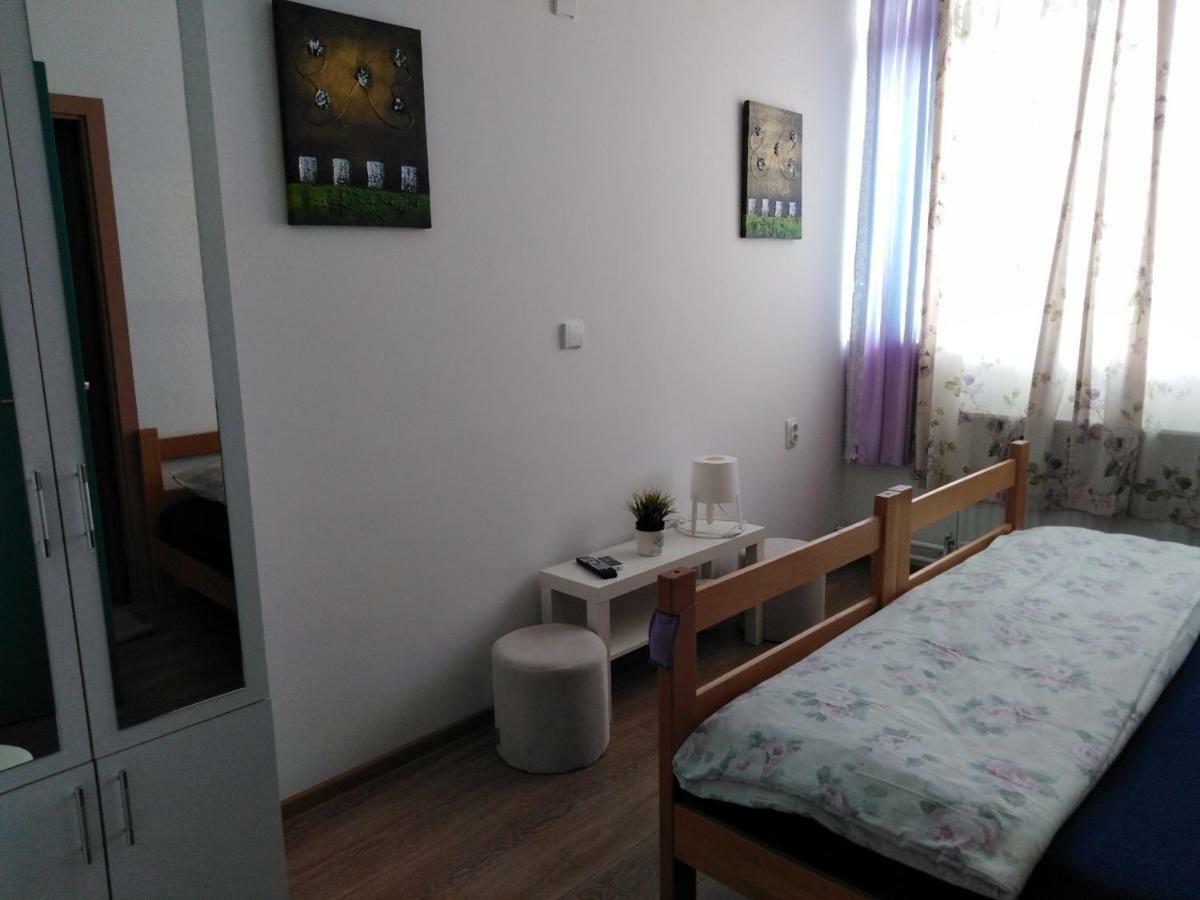 Guesthouse Night&Day Subotica Ngoại thất bức ảnh