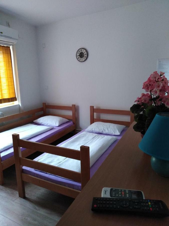 Guesthouse Night&Day Subotica Ngoại thất bức ảnh